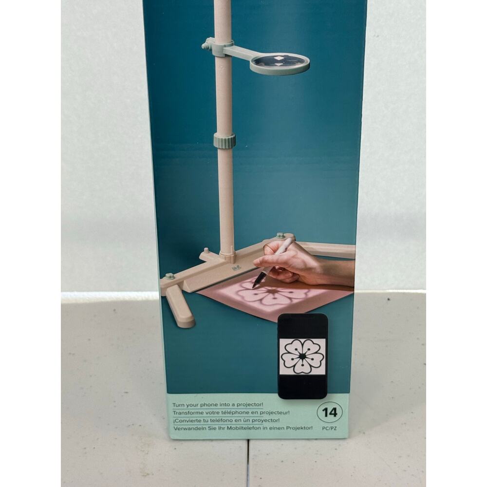 American Crafts We R Memory Keepers Basic Tool Craft Projector - Picture 4 of 9